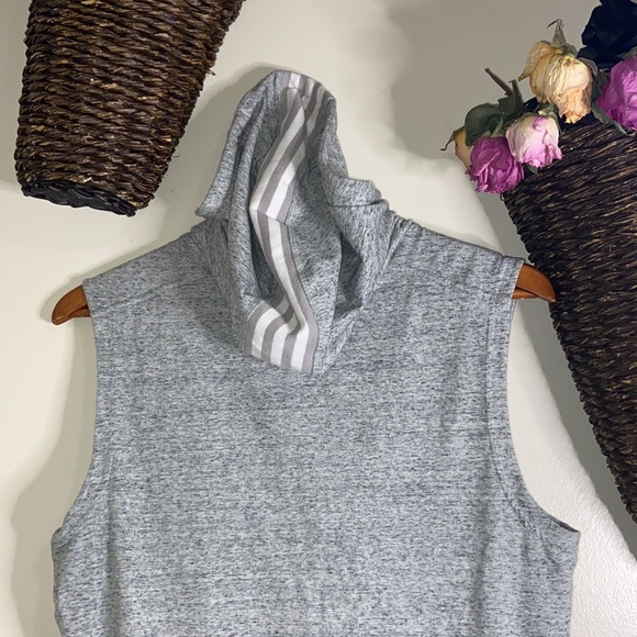 Adidas med sports vest - Picture 5 of 6